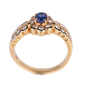 AQUAMARINE AND DIAMOND 18K GOLD RING
