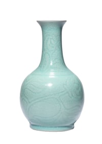A RU TYPE INCISED 'FLORAL' VASE