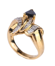 NATURAL SAPPHIRE AND DIAMOND 18K GOLD RING