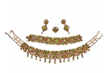 1940-50S PERIDOT AND DIAMOND 14K GOLD SUITE