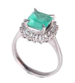 EMERALD AND DIAMOND PLATINUM RING
