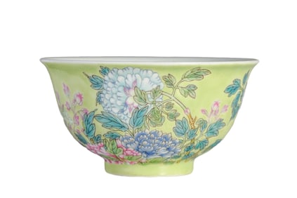 A GREEN-GROUND FAMILLE ROSE 'FLORAL' CUP