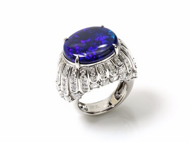 18K GOLD AUSTRALIAN OPAL RING