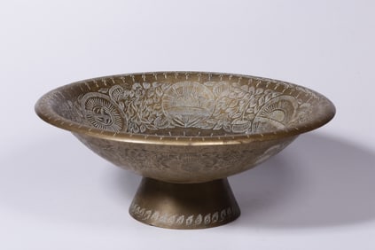 BRASS ENGRAVED FLORAL HIGH-FOOTED DISH