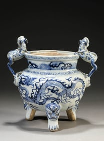 A BLUE AND WHITE 'DRAGON' CENSER