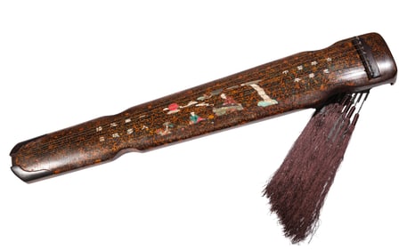 A WOODEN ZITHER