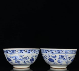 A PAIR OF BLUE AND WHITE 'CLOUD AND PHOENIX'  BOWL