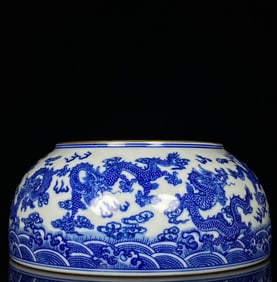 A BLUE AND WHITE WITH GILT-DECORATED 'DRAGON' WATER POT