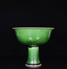 A LANG TYPE GREEN-GLAZED 'DRAGON' STEM BOWL