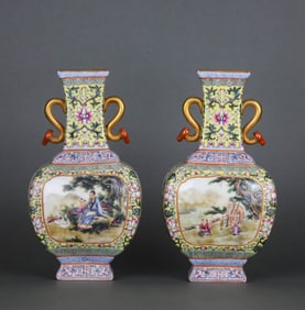 A YELLOW-GROUND FAMILLE ROSE MEDALLION 'LANDSCAPE AND FIGURES'   VASE