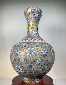 A CLOISONNé ENAMEL GARLIC-HEAD SHAPED VASE