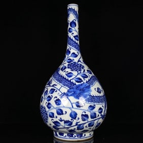 A BLUE AND WHITE 'DRAGON AMONG PEONY' GLOBULAR VASE