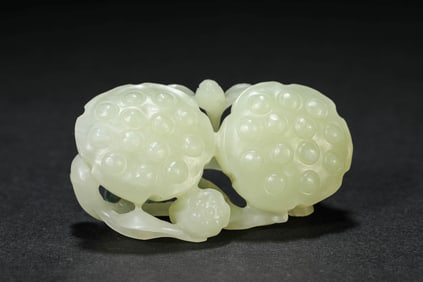 A JADE LOTUS-POD BRUSHREST