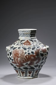 A BLUE AND WHITE WITH UNDERGLAZE-RED LARGE JAR