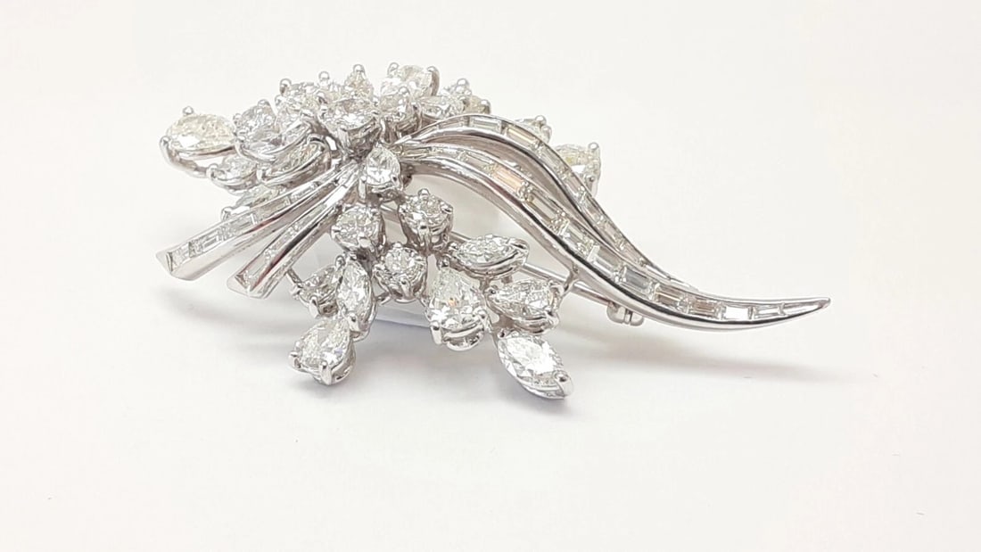 DIAMOND SPRAY BROOCH (1 of 2)