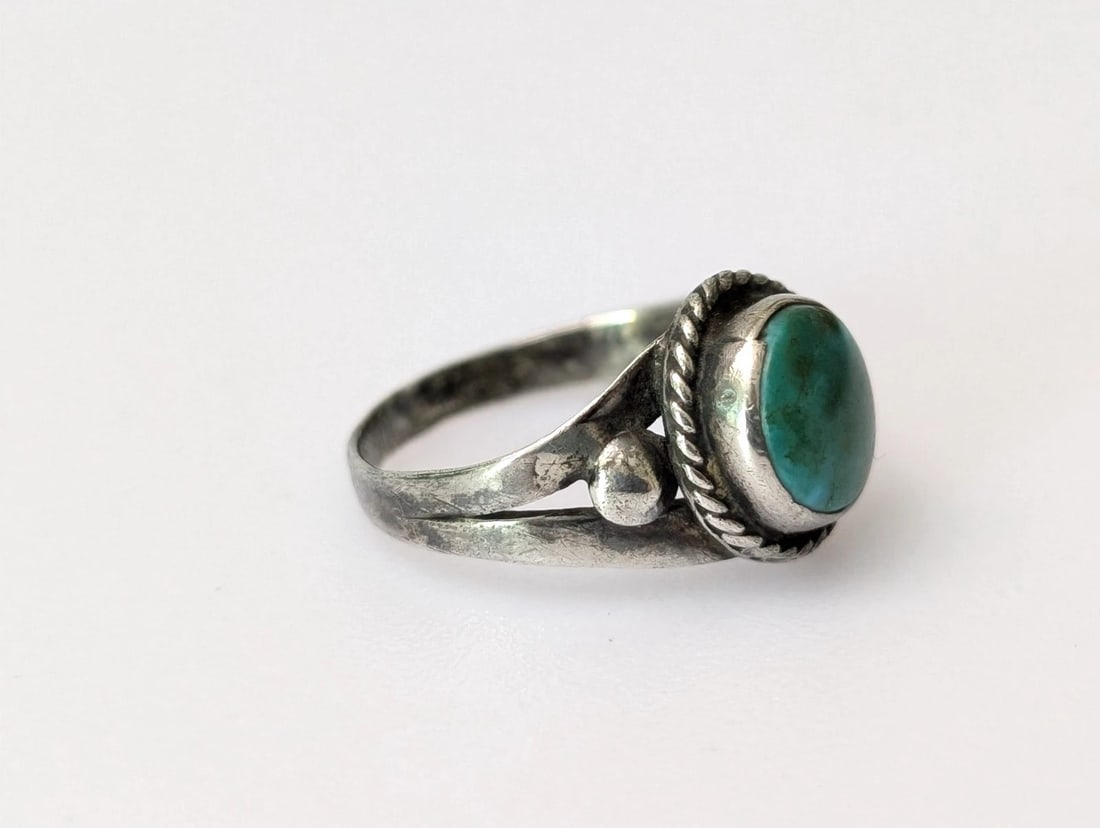 GREEN CABOCHON RING - 2
