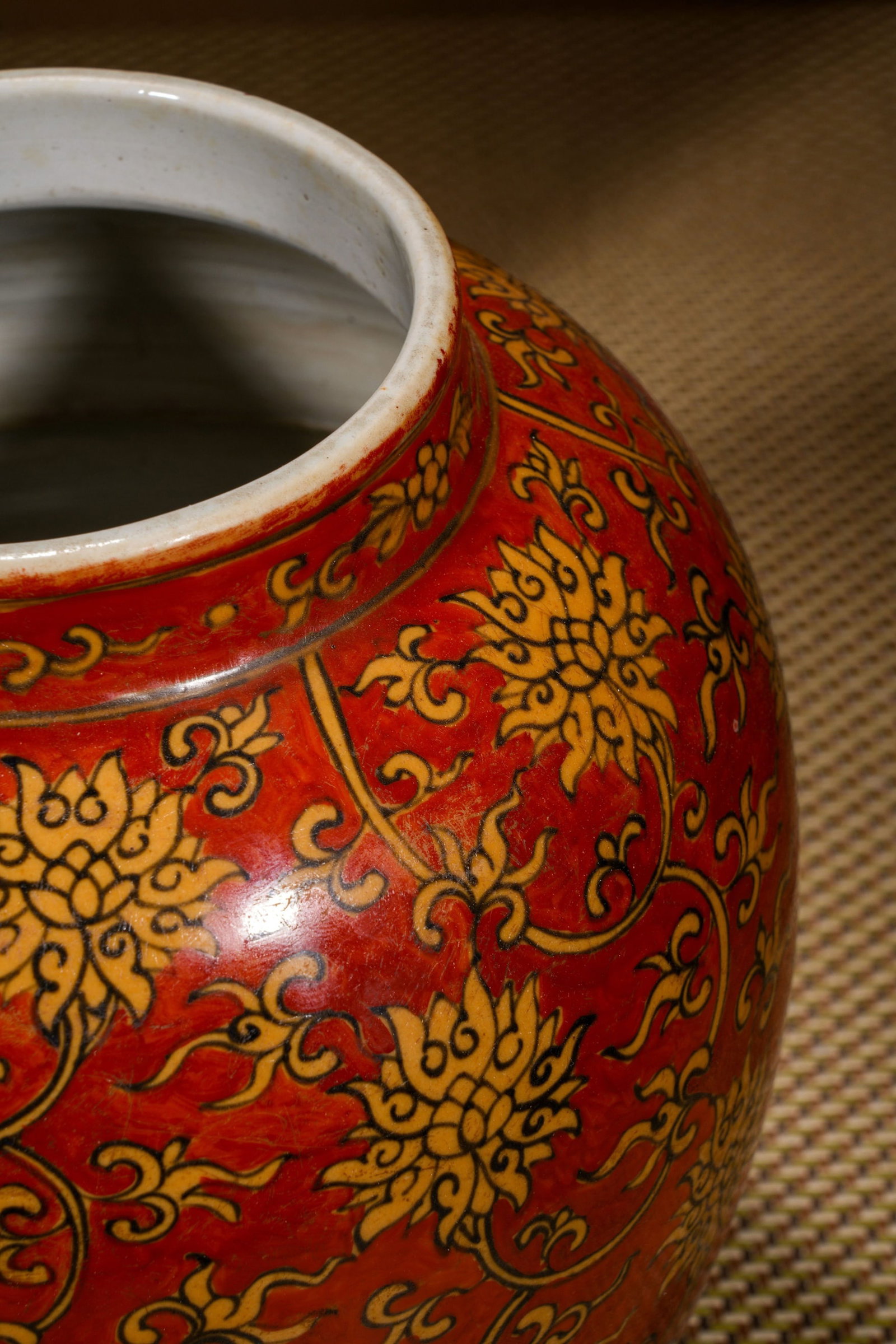 A 'INTERLOCKING FLOWERS' LARGE JAR - 6