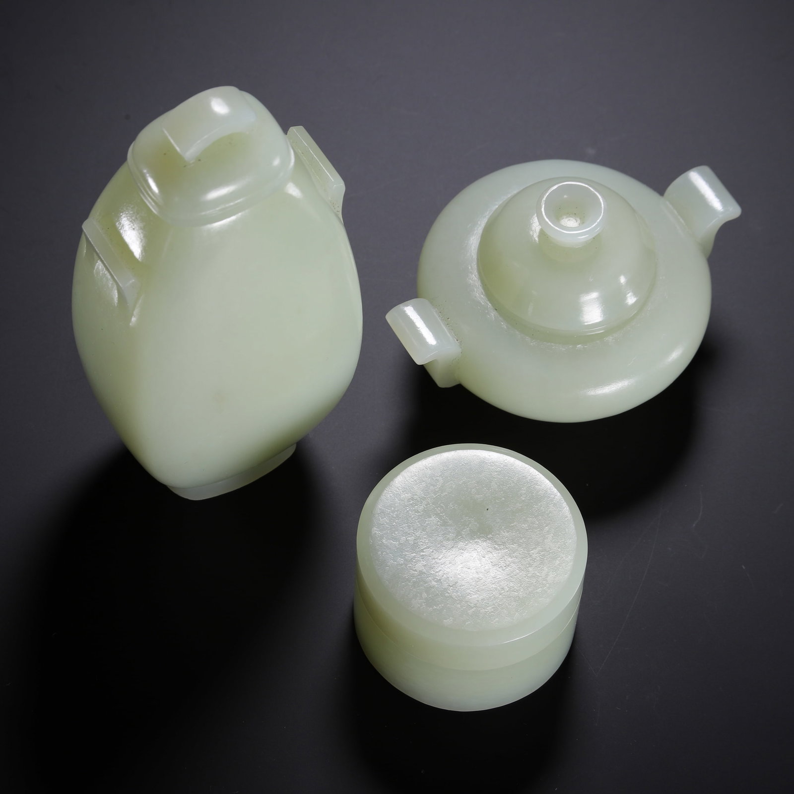 A HETIAN JADE OBJECT (1 of 9)