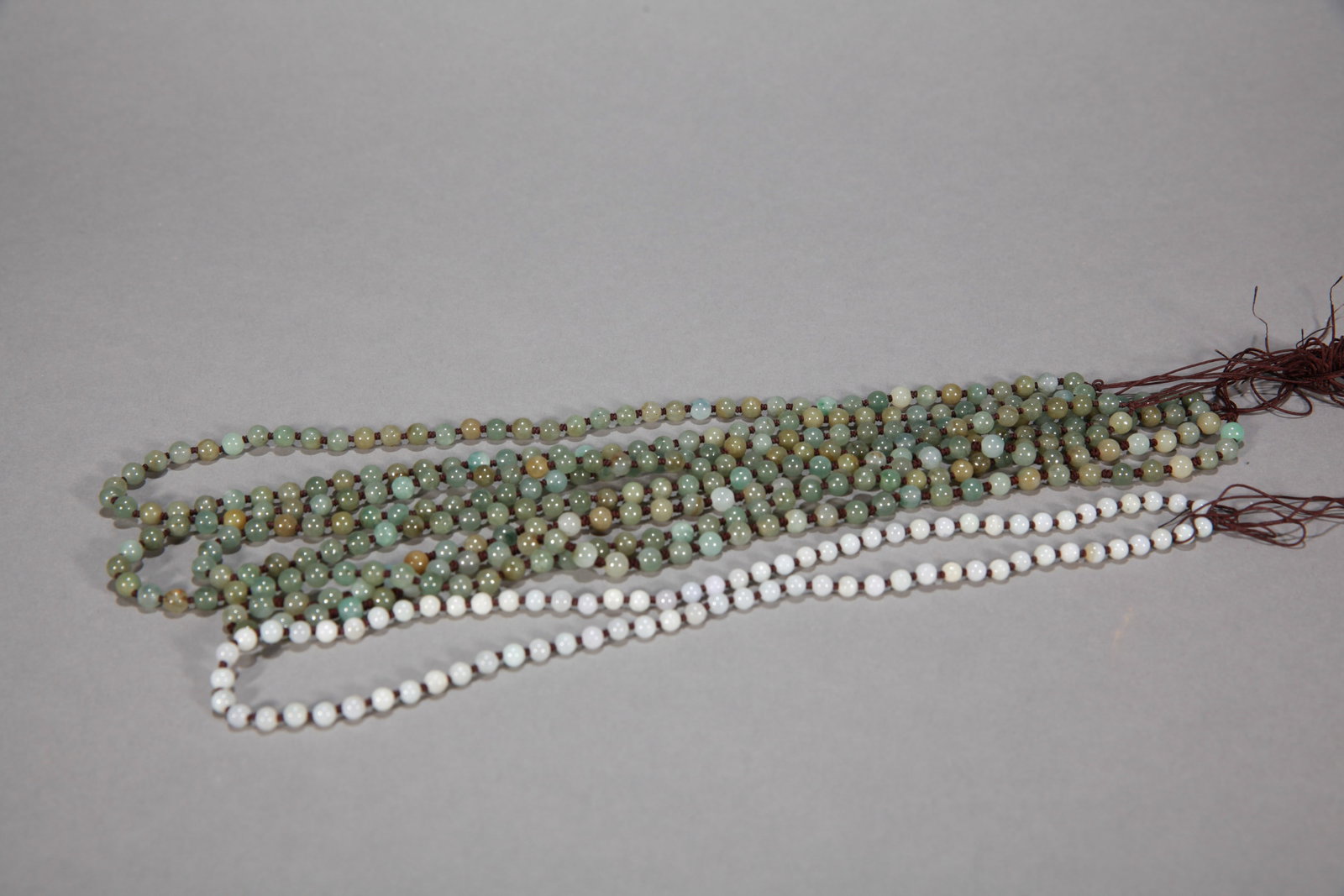FIVE JADE NECKLACES (1 of 2)
