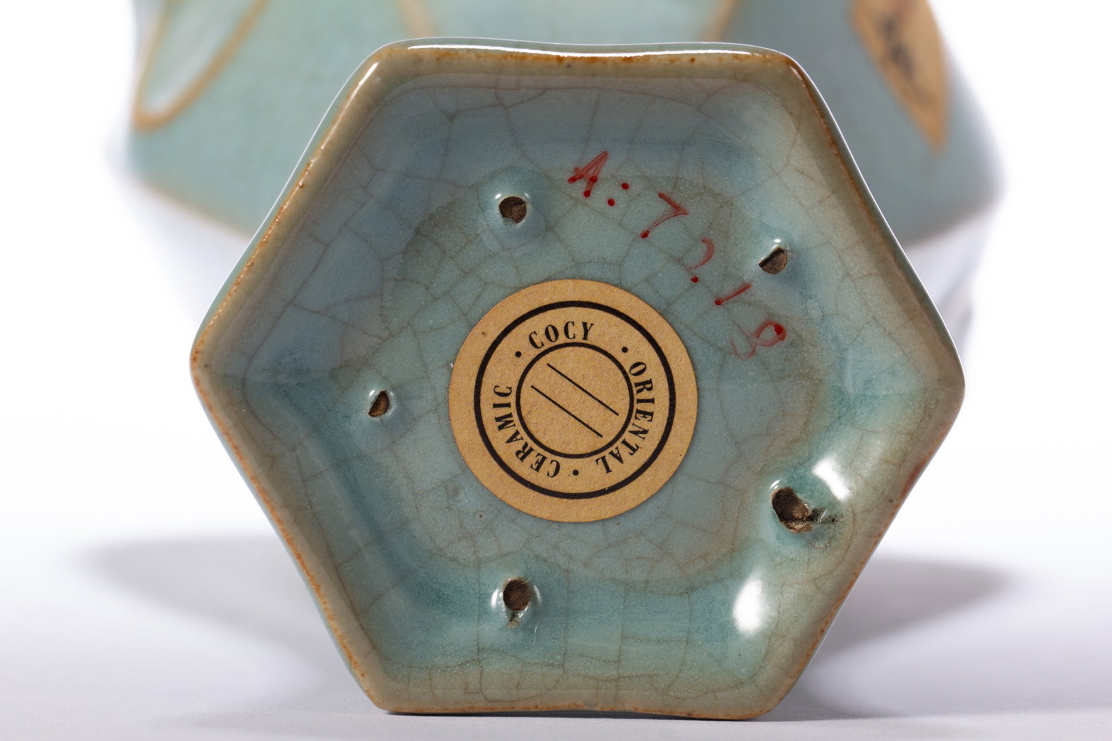 A RU TYPE HEXAGONAL VASE - 10