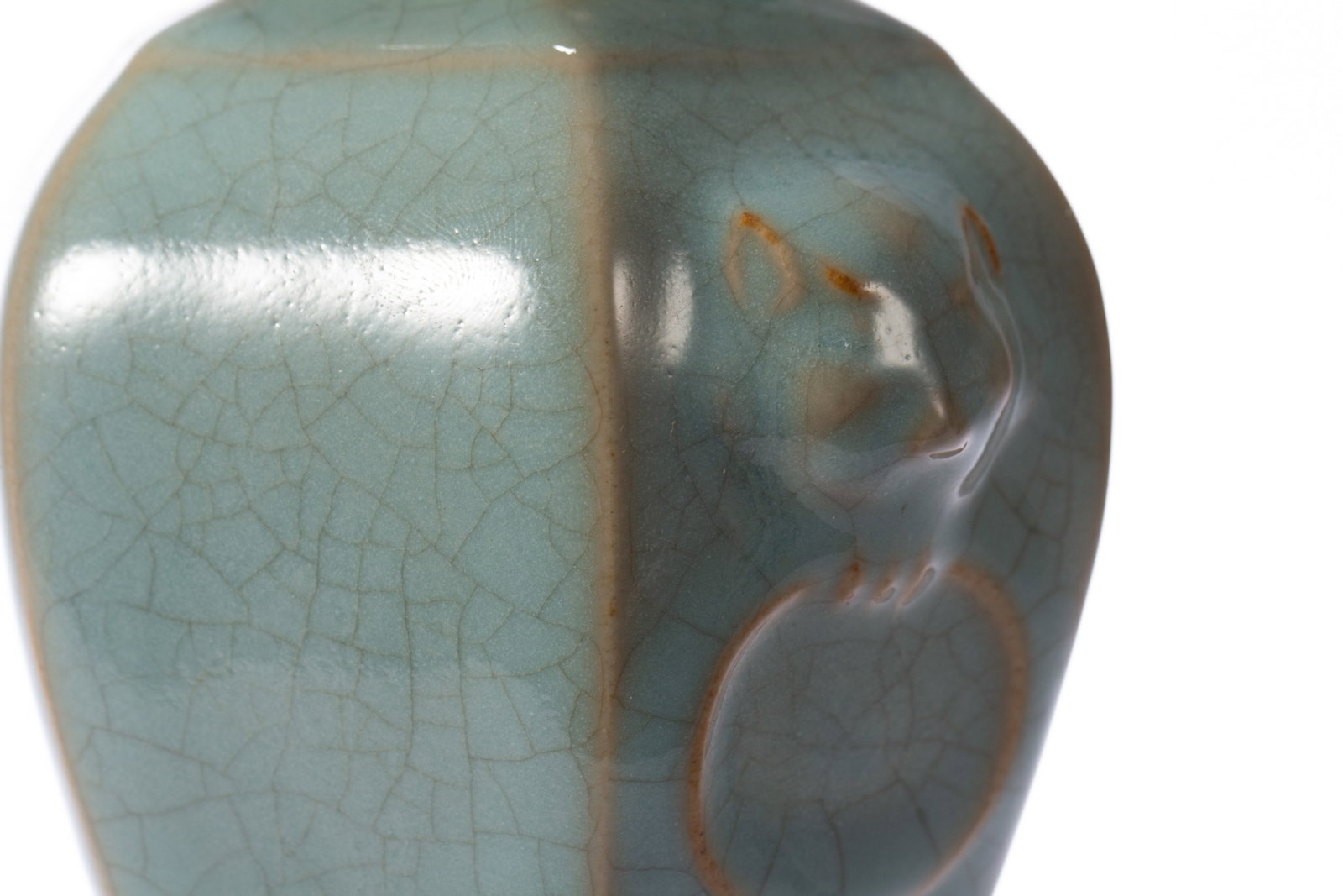 A RU TYPE HEXAGONAL VASE - 8