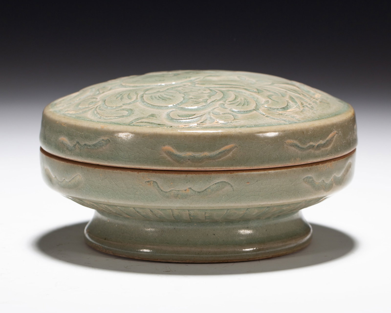 A LONGQUAN COVERED BOX (1 of 9)