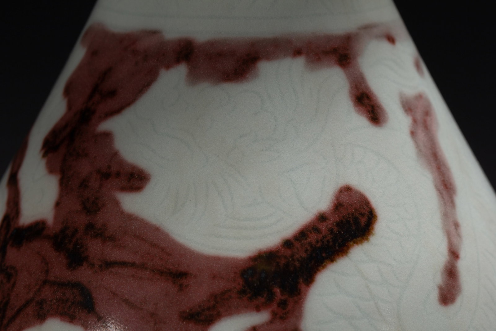 A UNDERGLAZED RED VASE - 5