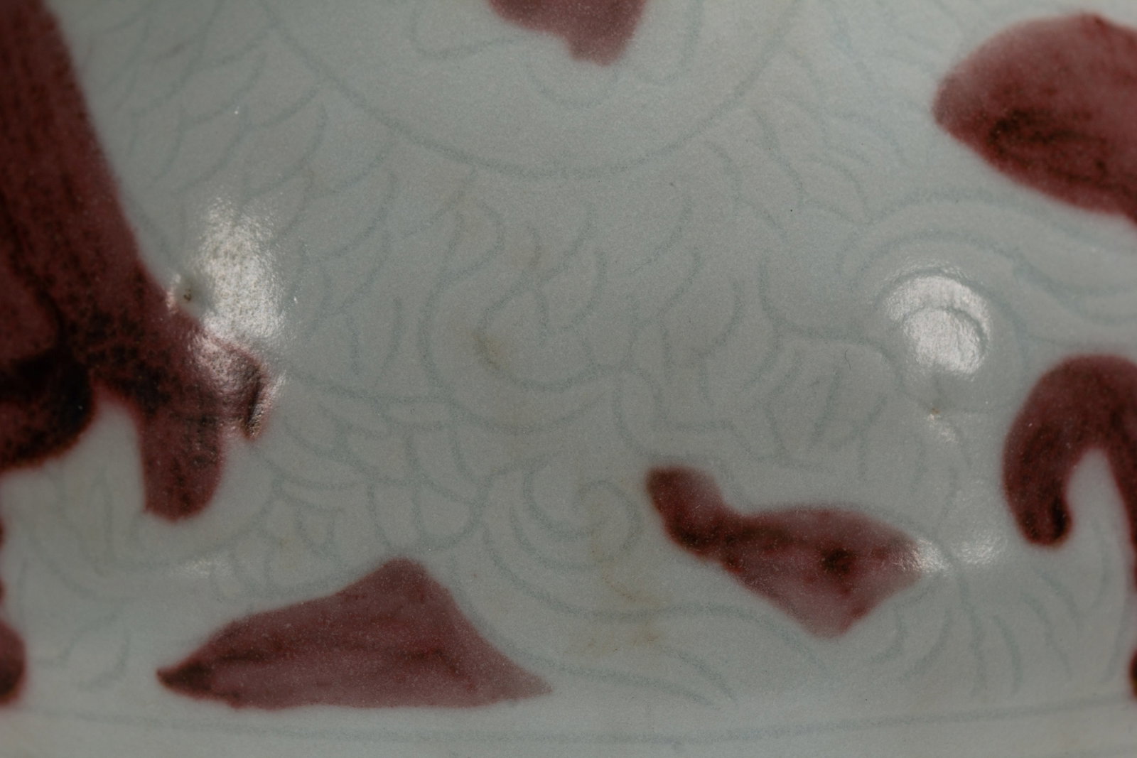 A UNDERGLAZED RED VASE - 6