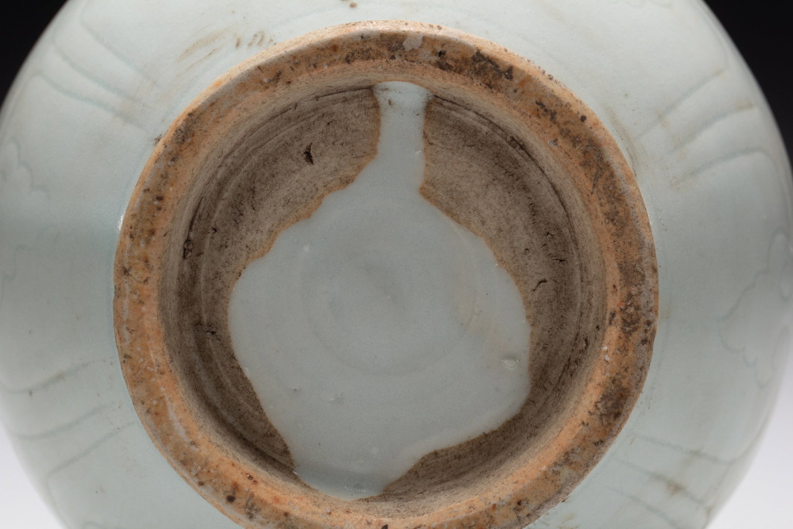 A UNDERGLAZED RED VASE - 9