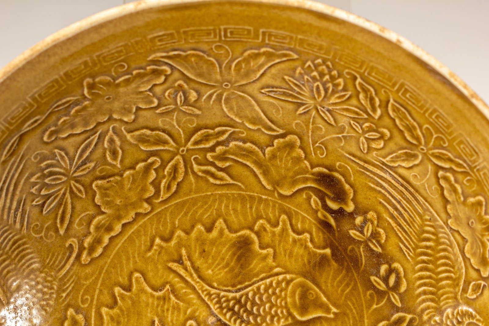 A DING 'DOUBLE FISH' DISH - 4