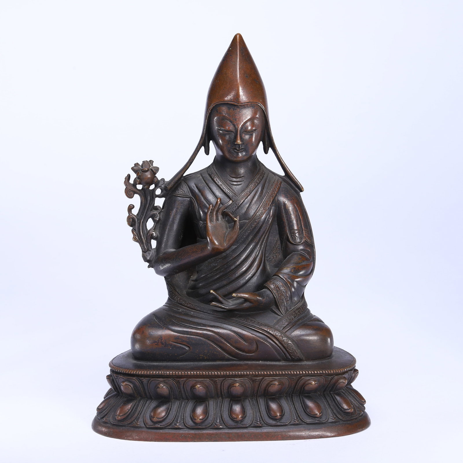 A BRONZE BUDDHA FIGURE (1 of 9)
