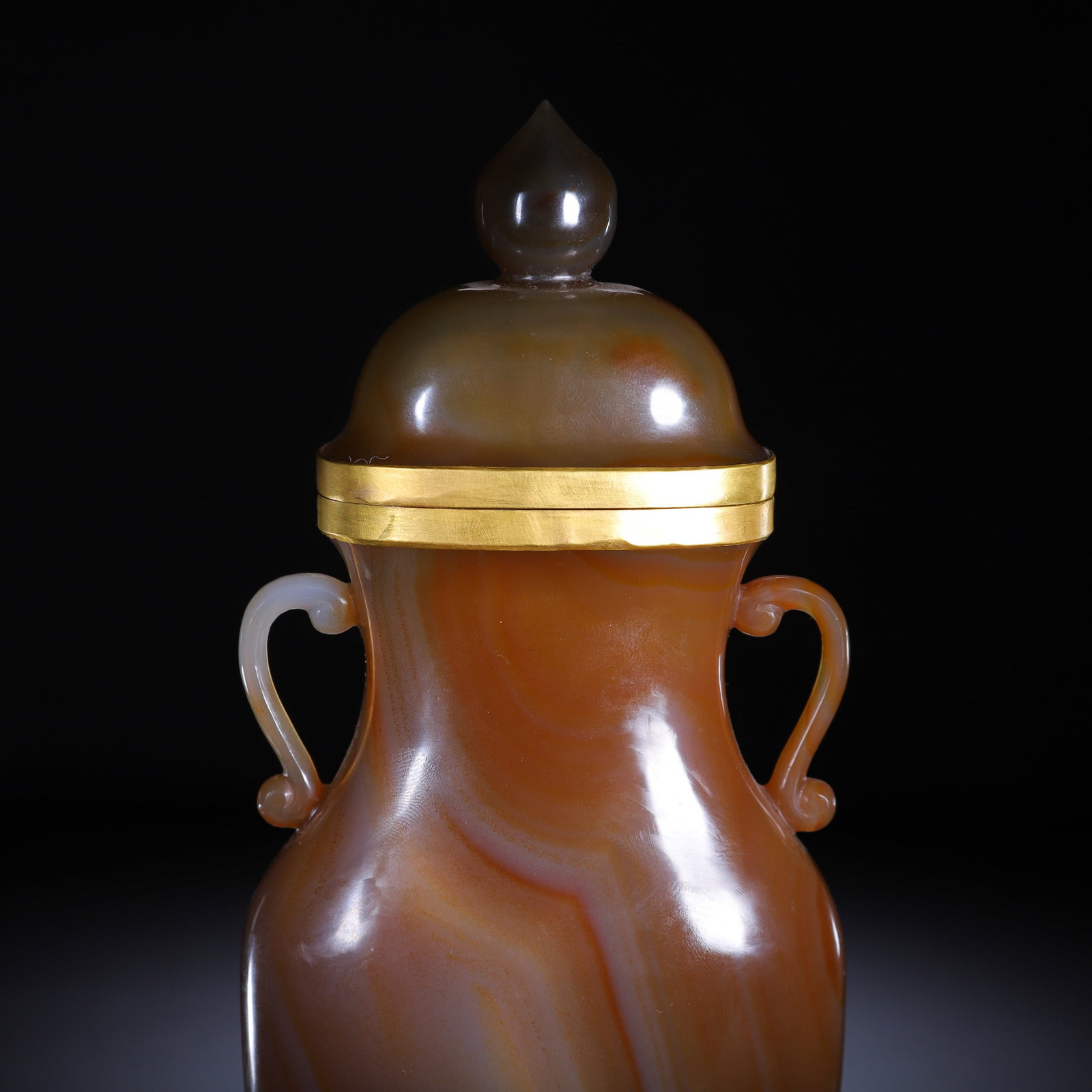 AN AGATE VASE - 2