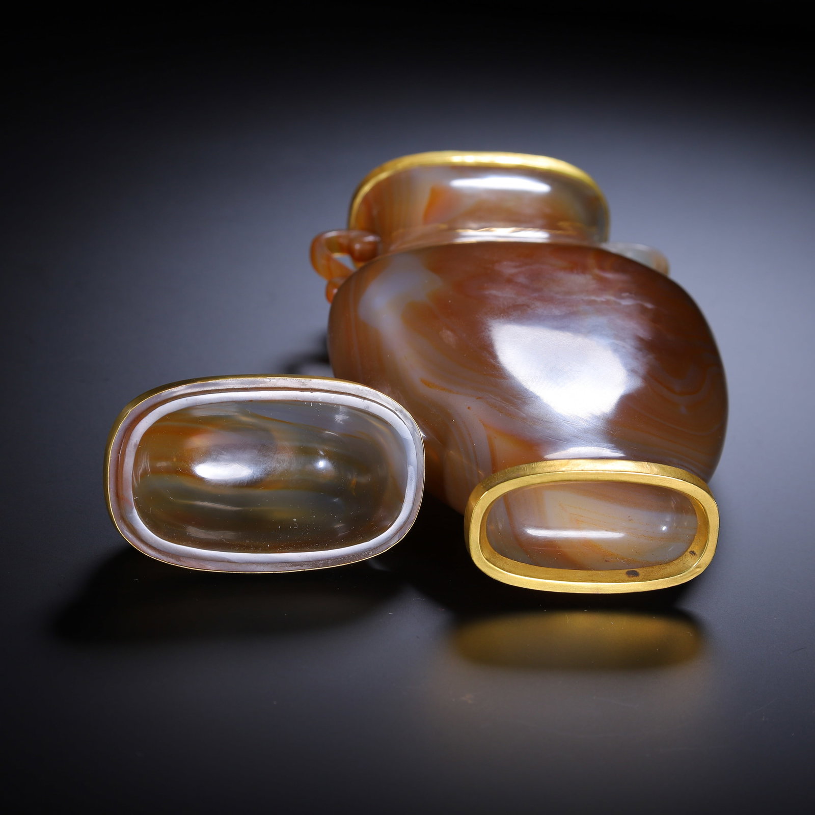AN AGATE VASE - 9
