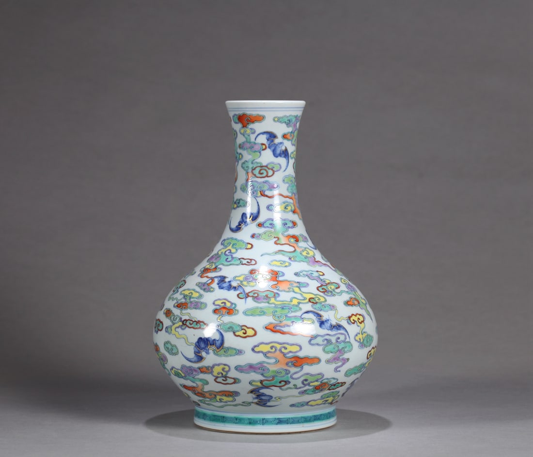 A DOUCAI 'HONGFU QITIAN' WATER CHESTNUT SHAPED VASE: A DOUCAI 'HONGFU QITIAN' WATER CHESTNUT SHAPED VASE Dimensions: Height: 30 cm (11.81 in.). All measurements are approximate.