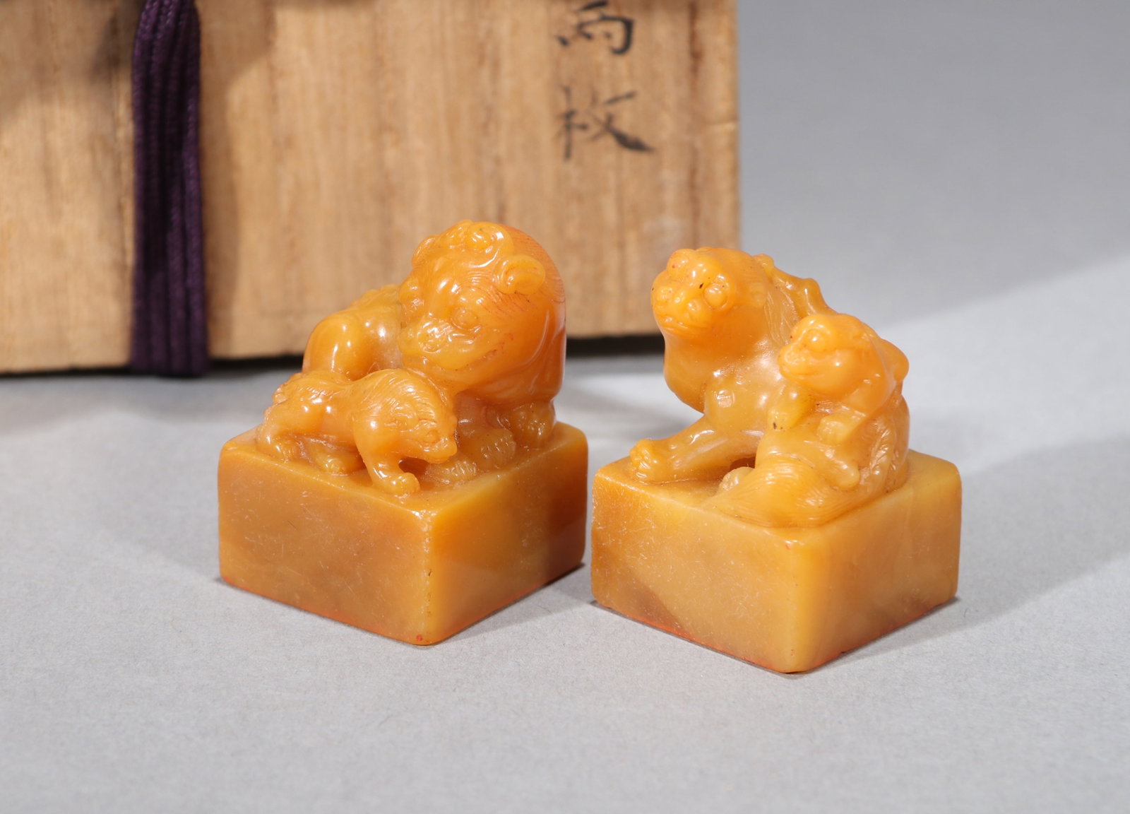 A PAIR OF TIANHUANG STONE 'ZUO ZONGTANG' SEAL: A PAIR OF TIANHUANG STONE 'ZUO ZONGTANG' SEAL Dimensions: Length: 2.5 cm (0.98 in.), Width: 2.5 cm (0.98 in.), Height: 3.5 cm (1.38 in.). All measurements are approximate.