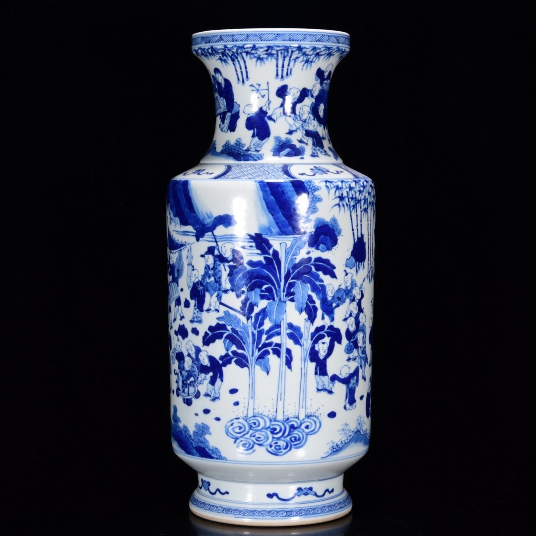 A BLUE AND WHITE 'HUNDRED BOYS' VASE (1 of 9)