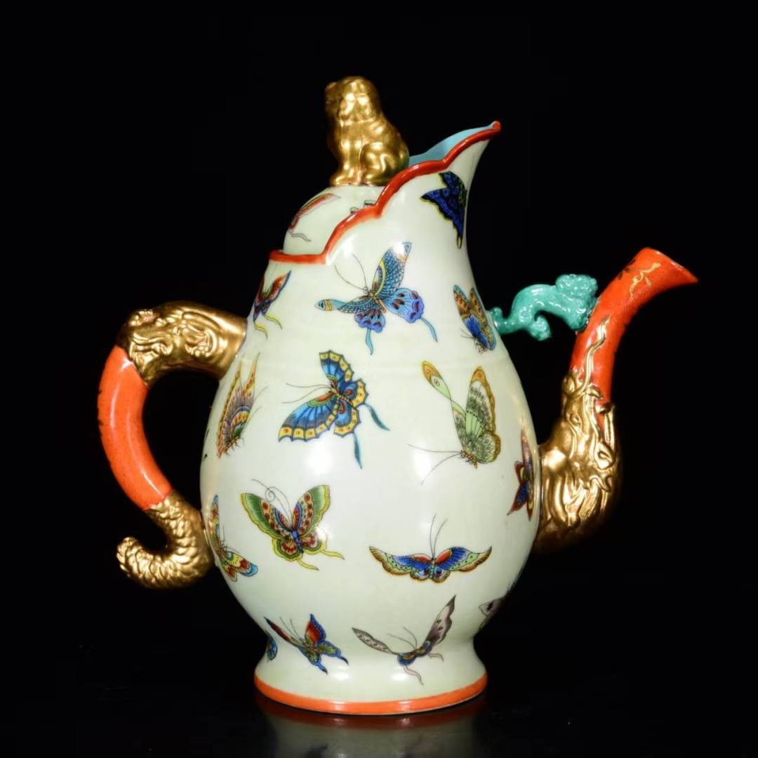 A FAMILLE ROSE 'BUTTERFLY' EWER (1 of 9)