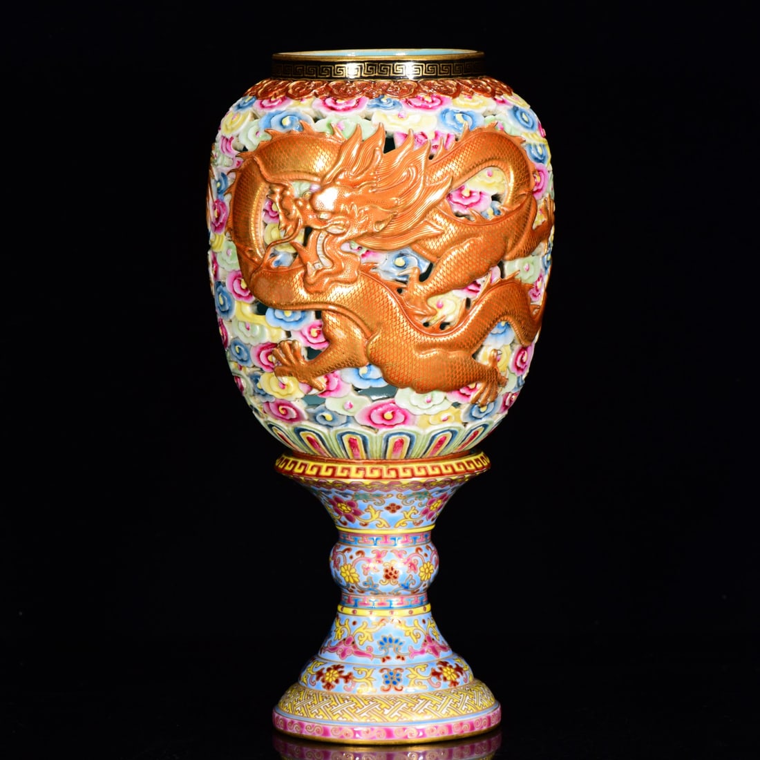 A GILT DECORATED CARVED OPENWORK 'DRAGON' LAMPSHADE: A GILT DECORATED CARVED OPENWORK 'DRAGON' LAMPSHADE Dimensions: Length: 27 cm (10.63 in.), Width: 13 cm (5.12 in.). All measurements are approximate.