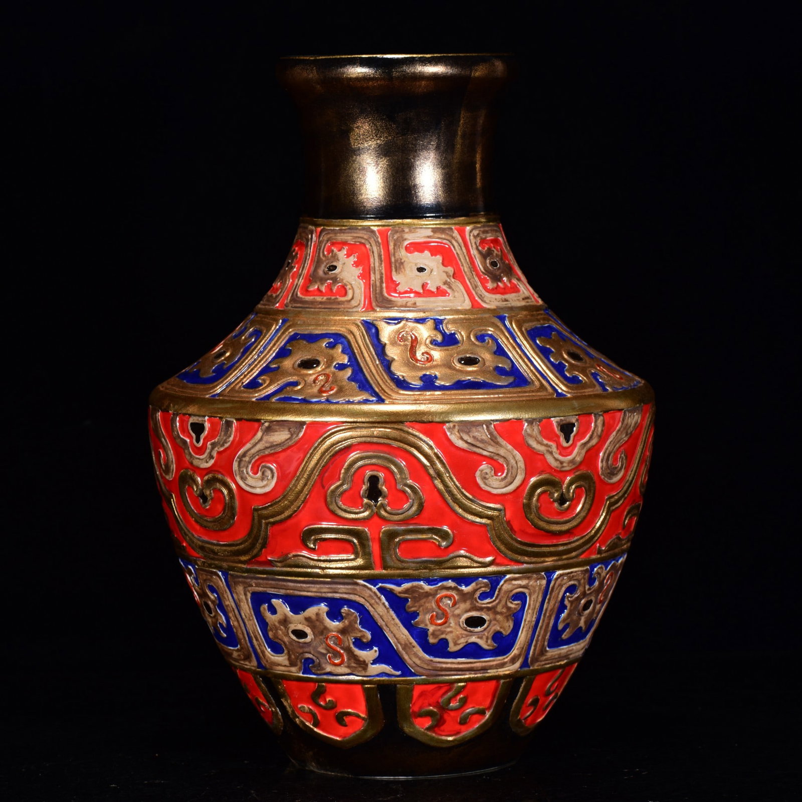 A BRONZE-GLAZED CARVED 'DRAGON' VASE: A BRONZE-GLAZED CARVED 'DRAGON' VASE Dimensions: Length: 32 cm (12.60 in.), Width: 22 cm (8.66 in.). All measurements are approximate.