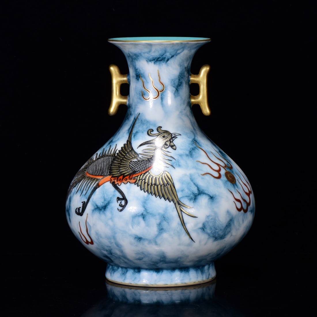 A GRISAILLE GILT DECORATED 'PHOENIX' DOUBLE-HANDLE VASE (1 of 9)