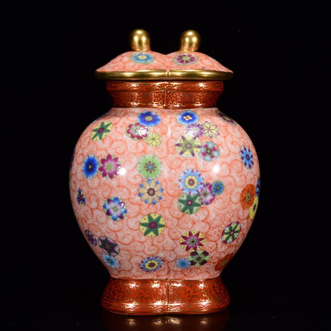 A FAMILLE ROSE 'ROUNDEL FLOWERS' DOUBLE-WALL COVERED VASE: A FAMILLE ROSE 'ROUNDEL FLOWERS' DOUBLE-WALL COVERED VASE Dimensions: Length: 22 cm (8.66 in.), Width: 15 cm (5.91 in.). All measurements are approximate.