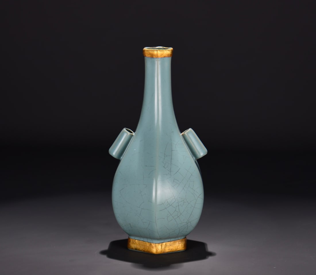 A RU TYPE SKY-BLUE GLAZED GOLD-MOUTH 'IMPERIAL INSCRIPTION' DOUBLE-HANDLE HEXAGONAL VASE (1 of 9)