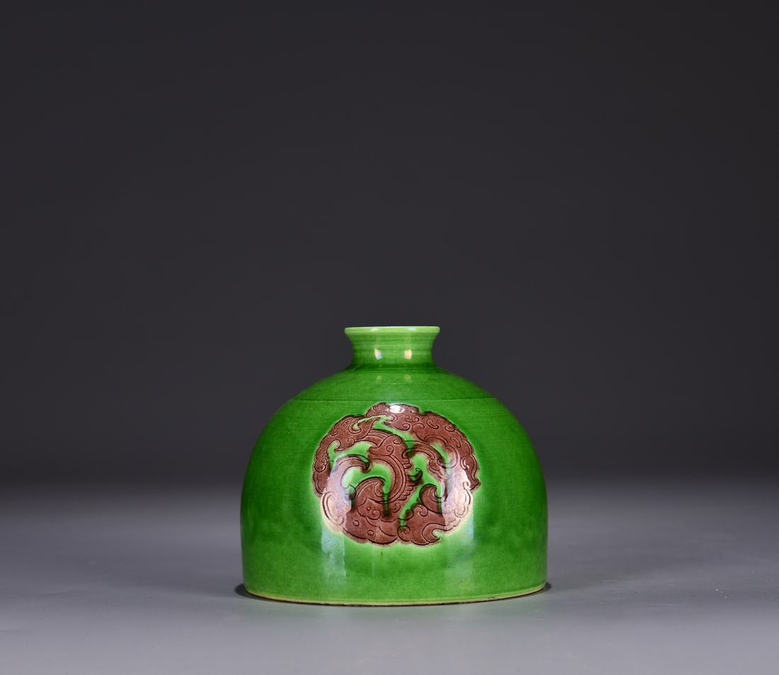 A GREEN-GLAZED BROWN ENAMEL 'CHI DRAGON' TAIBAI JAR (1 of 10)