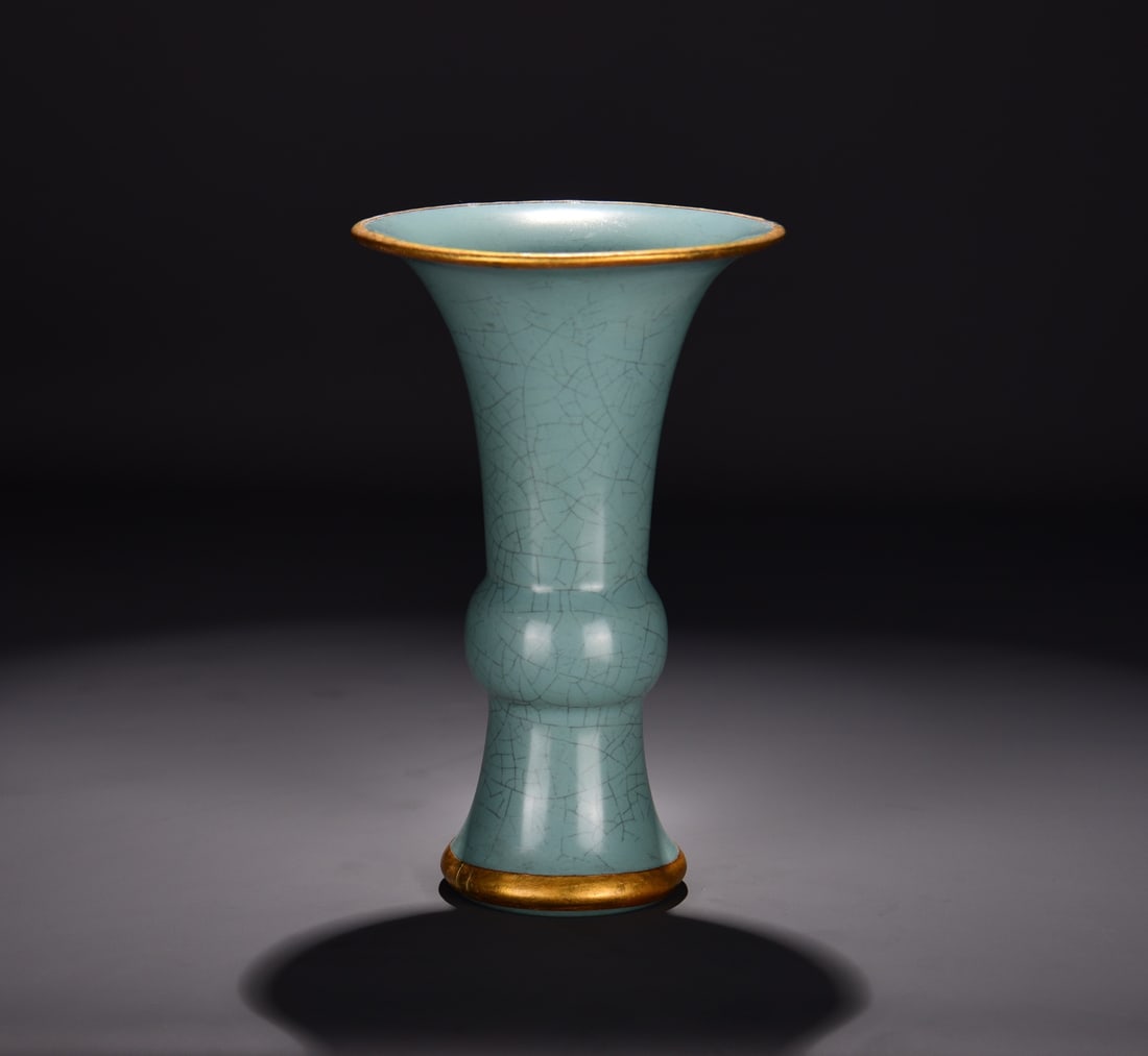 A RU TYPE SKY-BLUE GLAZED TYPE 'IMPERIAL INSCRIPTION' BEAKER (1 of 9)