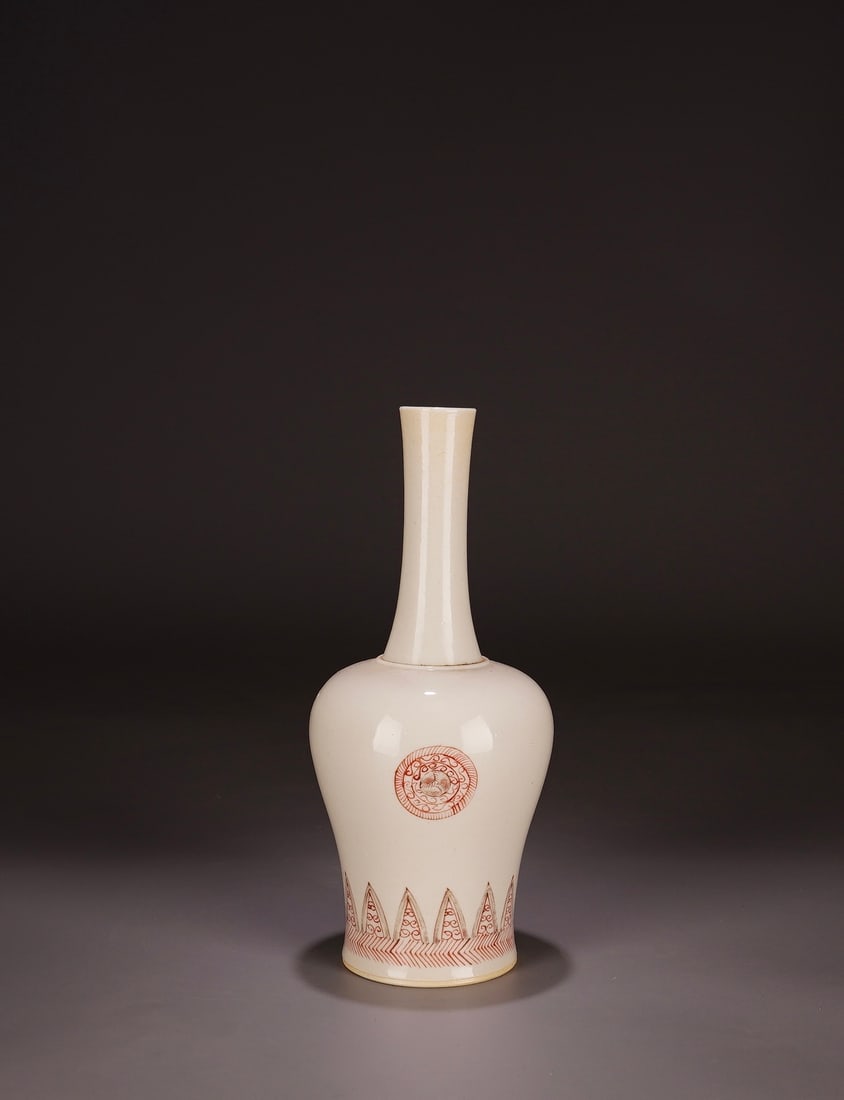 A UNDERGLAZED RED LONG-NECK VASE (1 of 9)