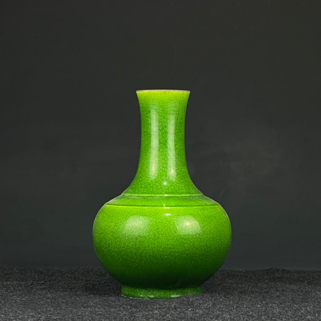 A GILT DECORATED GEM-GREEN GLAZED LONG-NECK VASE (1 of 9)