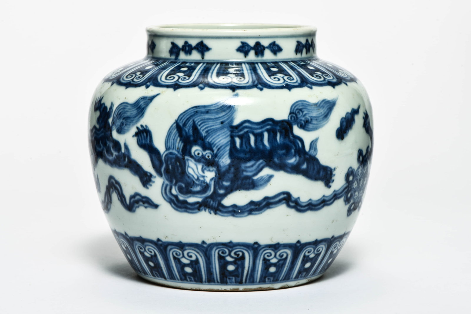 A BLUE AND WHITE 'LION PLAYING WITH BALL' JAR (1 of 6)