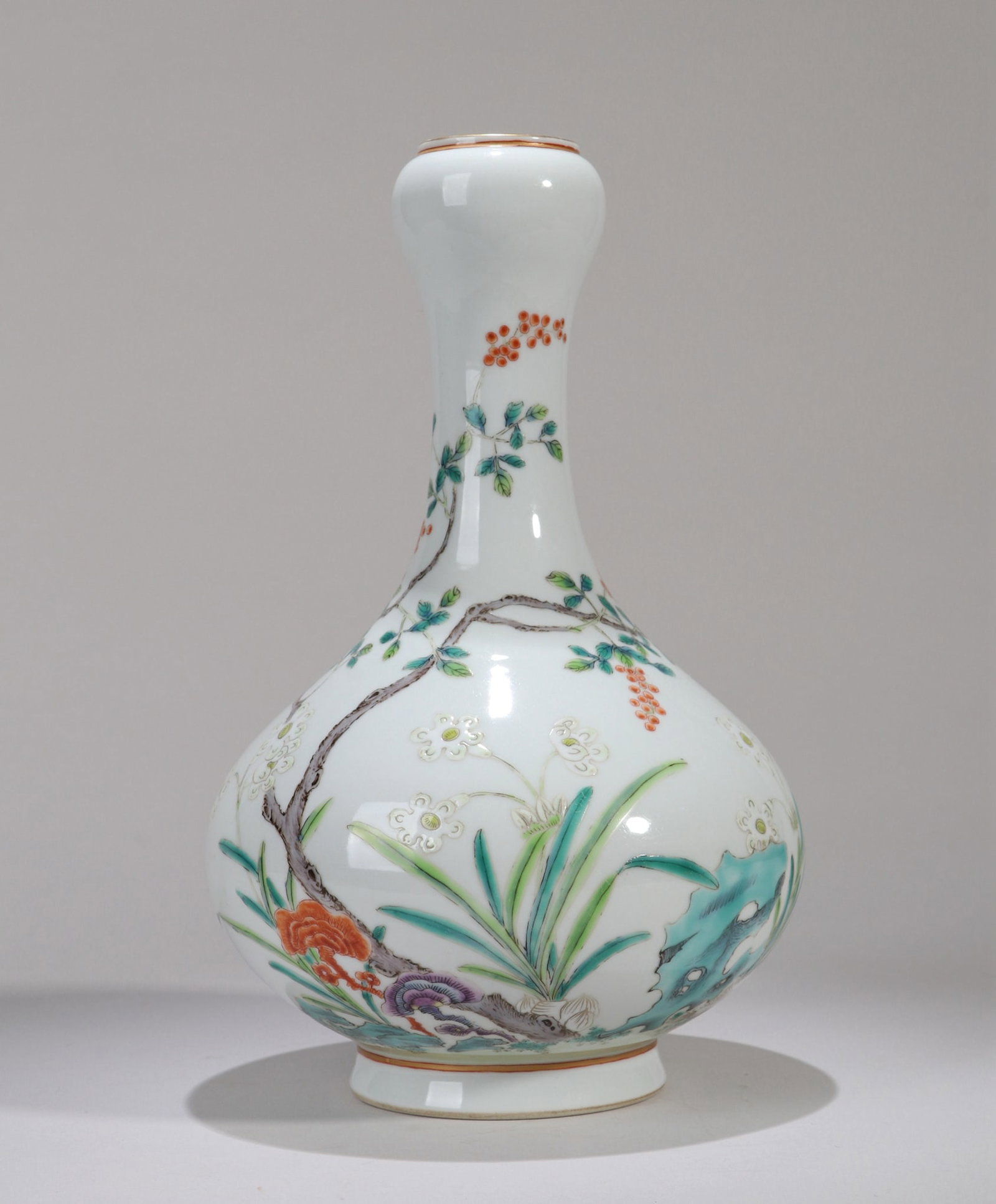 A FAMILLE ROSE 'FLOWERS' GARLIC-HEAD VASE: A FAMILLE ROSE 'FLOWERS' GARLIC-HEAD VASE Dimensions: Height: 23 cm (9.06 in.). All measurements are approximate.