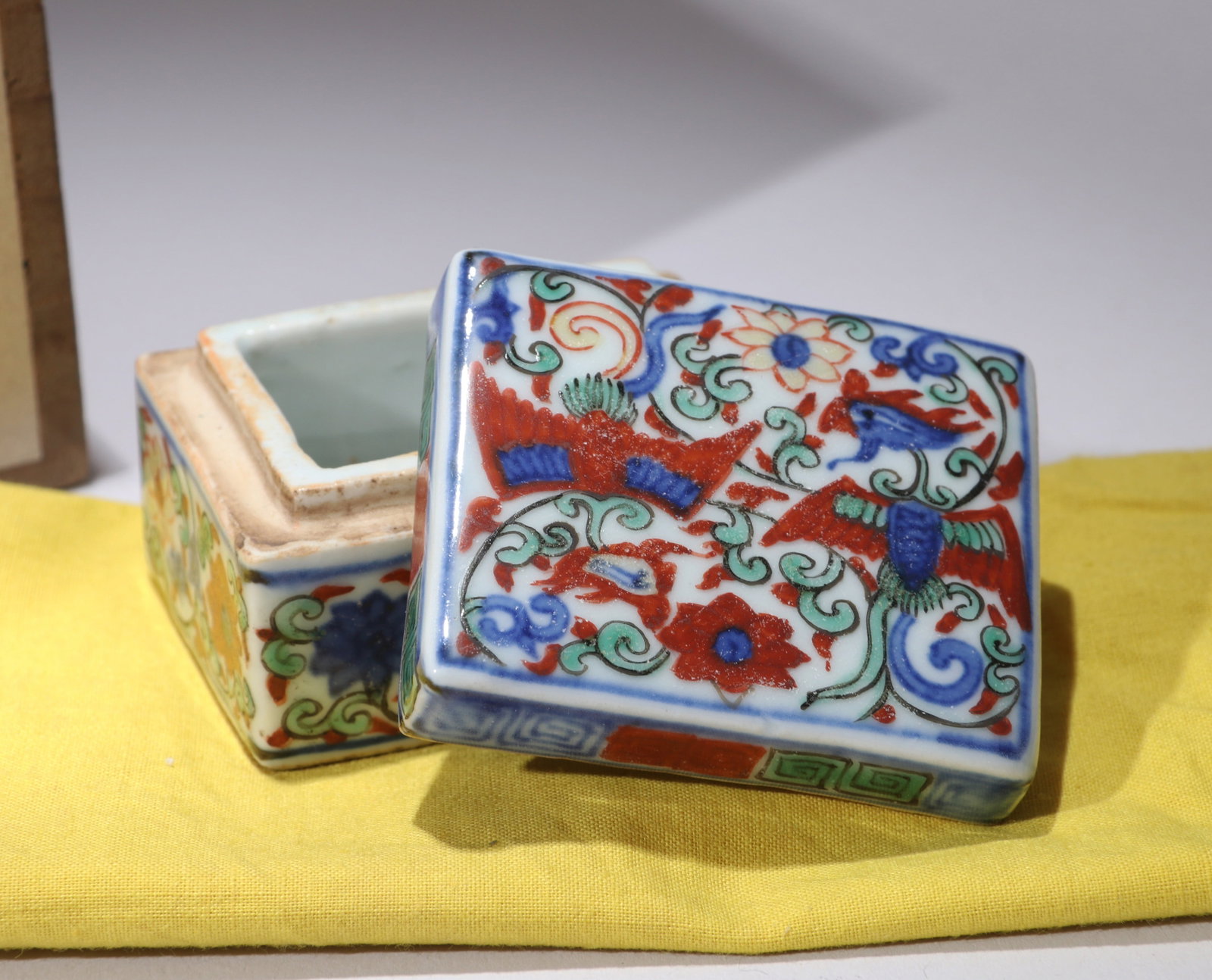 A WUCAI 'DOUBLE PHOENIX' RECTANGULAR SEAL PASTE BOX - 3