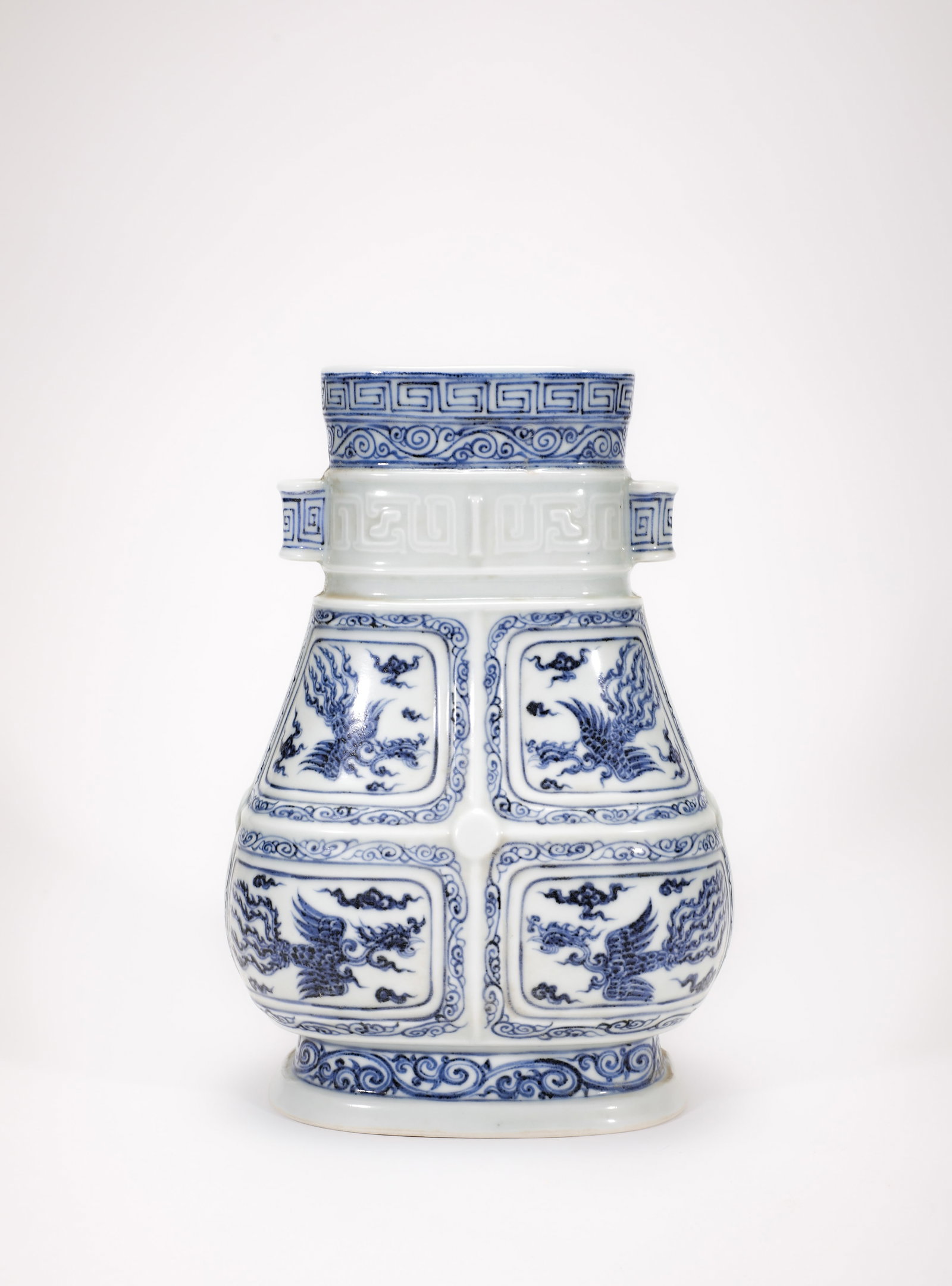 A BLUE AND WHITE MEDALLION 'CLOUD AND PHOENIX' VASE